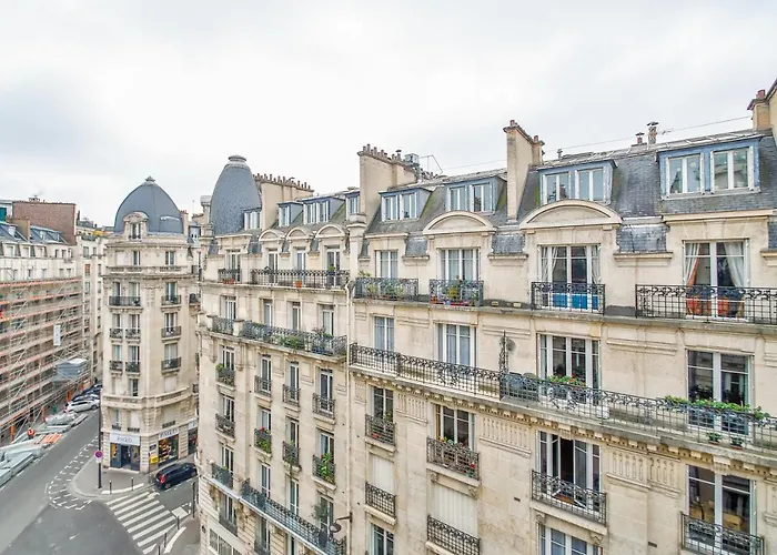 Ws Tour Eiffel - Laos * Paryż