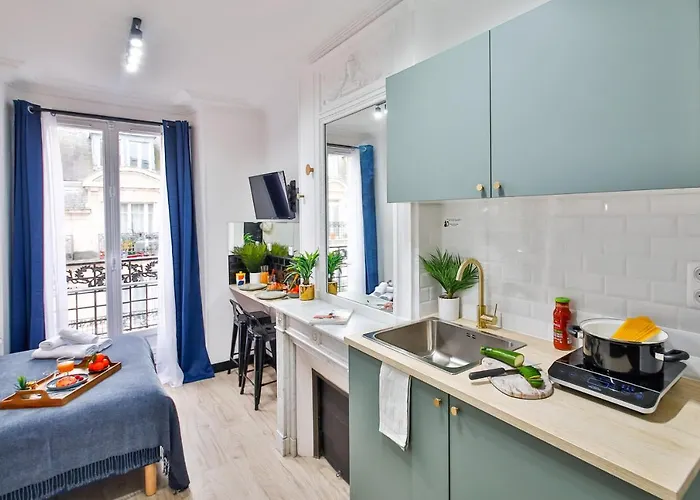 Ws Tour Eiffel - Laos * Paryż