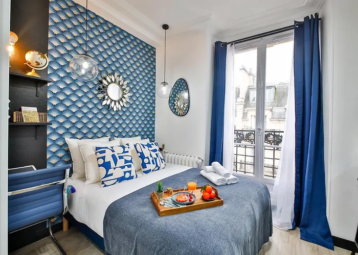 Ws Tour Eiffel - Laos * Paryż