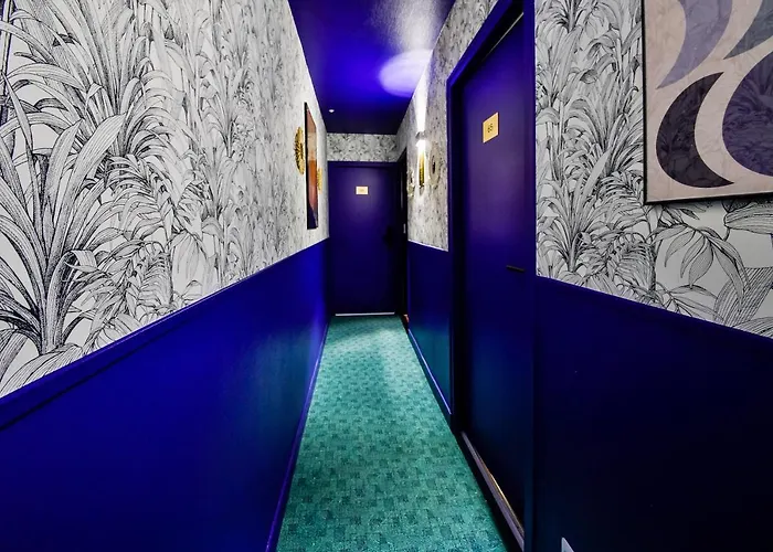 Ws Tour Eiffel - Laos