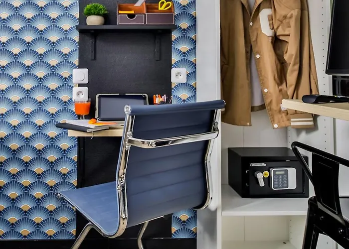 Ws Tour Eiffel - Laos * Paryż