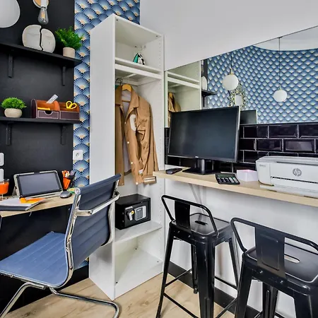 Ws Tour Eiffel - Laos * Παρίσι